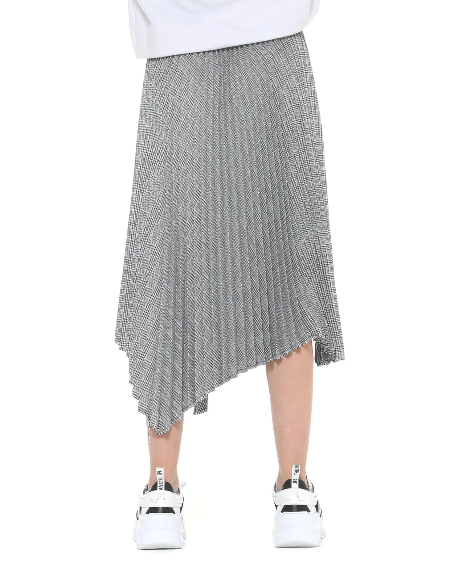 Pleated check skirt